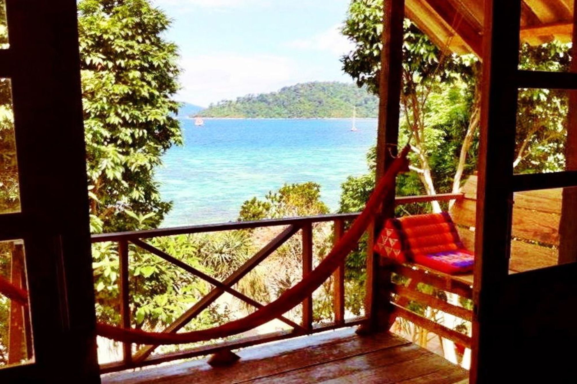 Pitiusas Beach Resort Koh Lipe Exteriör bild